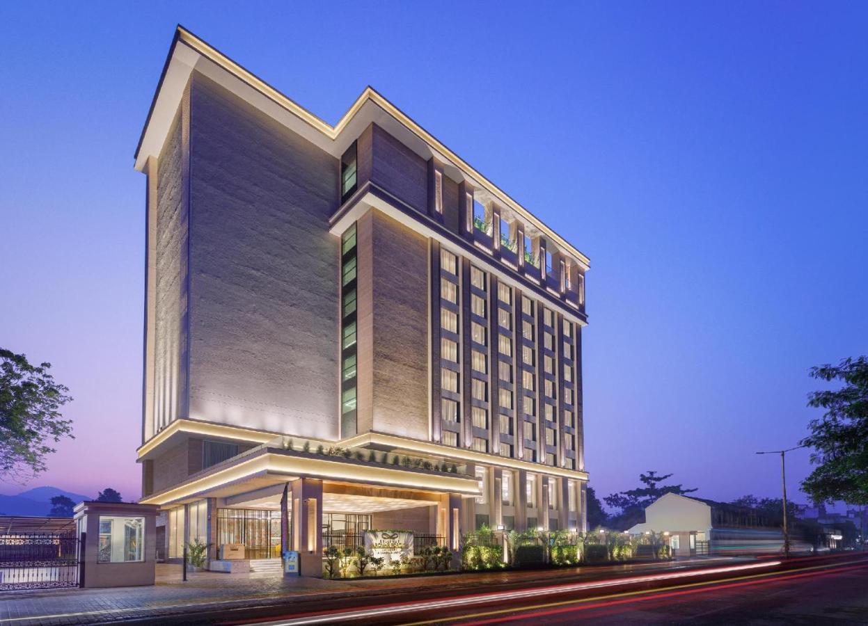 Bellevue Sarovar Premiere ג'ונגאדה מראה חיצוני תמונה