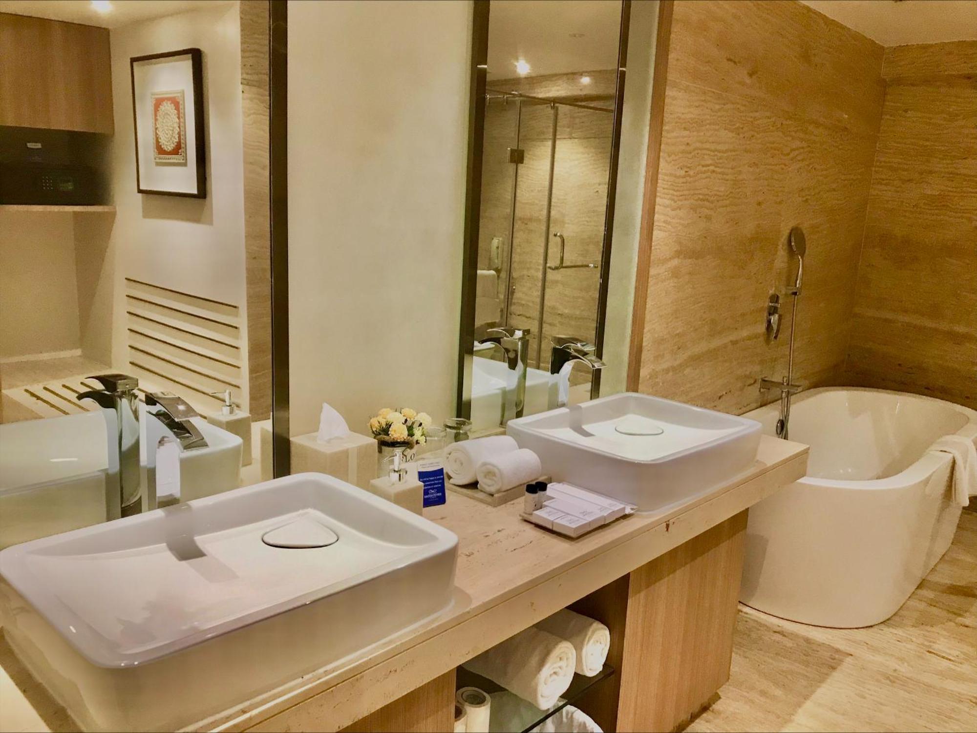 Bellevue Sarovar Premiere ג'ונגאדה מראה חיצוני תמונה